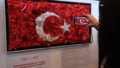 Osmangazi Belediyesi’nin katkılarıyla destekleriyle düzenlenen Cumhuriyetin 100’üncü yılına özel görsel
