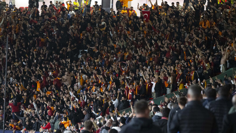 ManU’da tribün şaşkınlığı! Sebebini buldular Şampiyonlar Ligi'nde Galatasaray'a sahasında 3-2 yenilen Manchester United'da, sarı kırmızılı