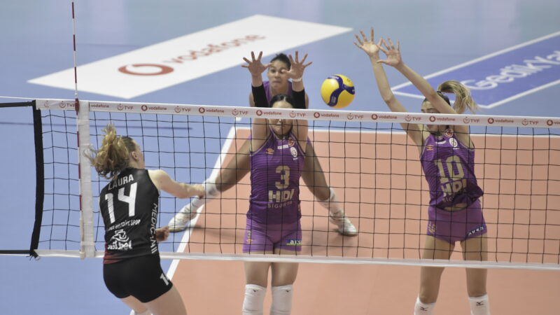 Voleybol Vodafone Sultanlar Ligi 2023-2024 sezonu ilk hafta son maçında