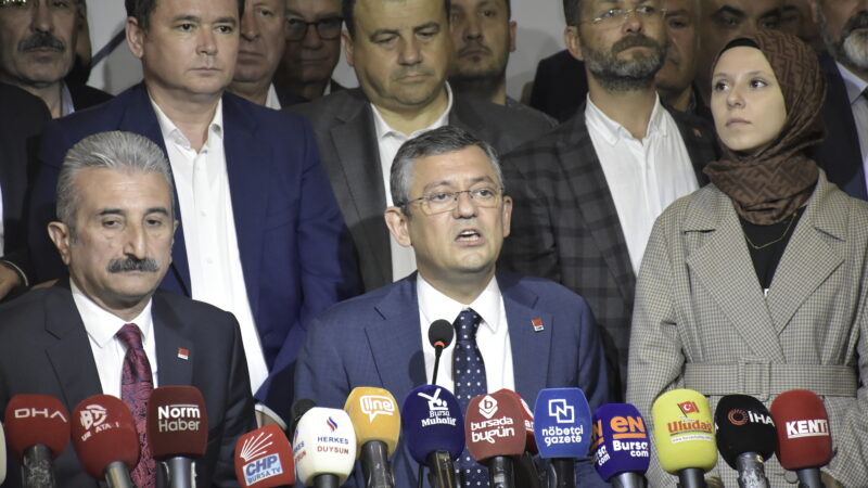 CHP Genel Başkanlığı için adaylığını açıklayan Grup Başkanı Özgür Özel,