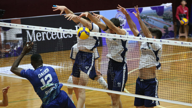 AXA Sigorta Efeler Ligi'nin ilk haftasında sahasında Develi Belediyespor'u mağlup