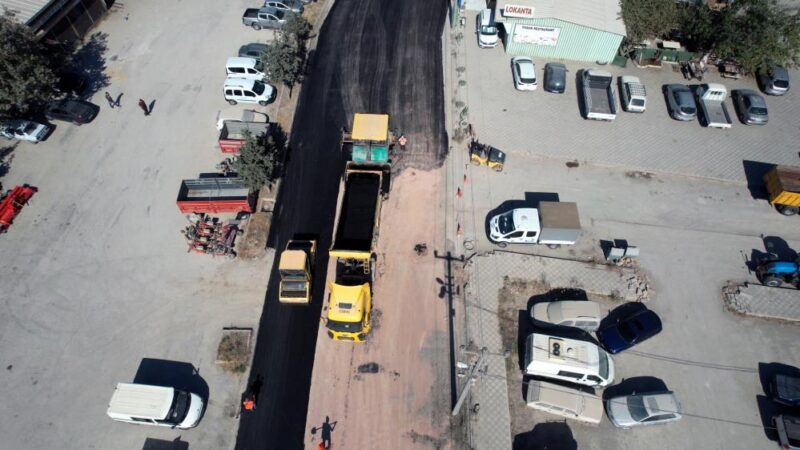 Bursa’nın o ilçesinde yollar yenileniyor Bursa’nın Karacabey ilçesinde her yağmurdan sonra su taşkınlarının yaşandığı Küçük
