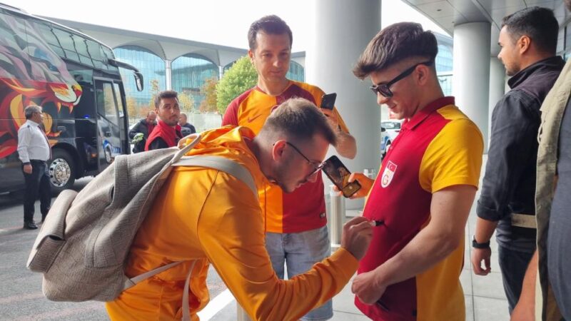 Galatasaray İngiltere’ye gitti! İşte kamp kadrosu Galatasaray, UEFA Şampiyonlar Ligi A Grubu ikinci maçında yarın deplasmanda