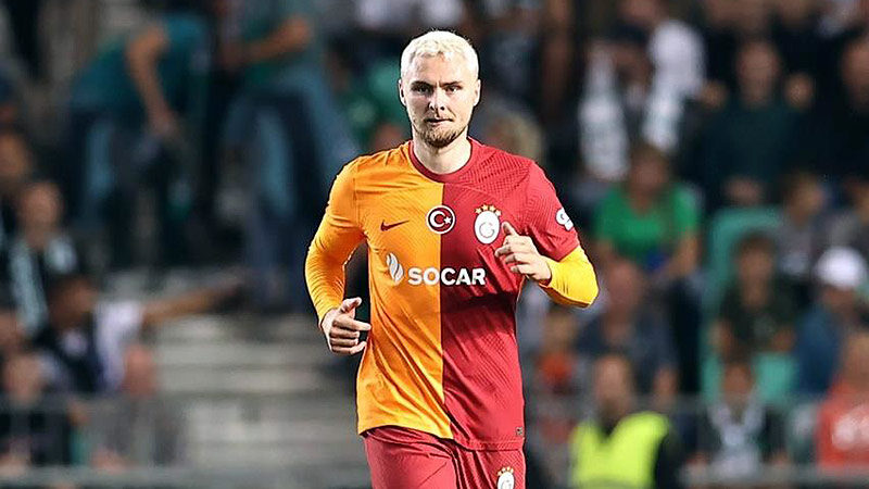 Nelsson Galatasaray’da yedek kalmaktan memnun değil Galatasaray'ın başarılı savunmacısı Victor Nelsson, Manchester United maçında oynamadığı için
