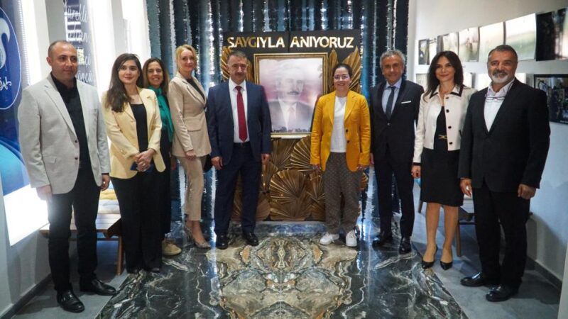 Şükrü Şankaya Anadolu Lisesi’nde duygusal anlar Yeşim Grup’un kurucularından ve Bursa sanayisinin unutulmaz isimlerinden Merhum Şükrü