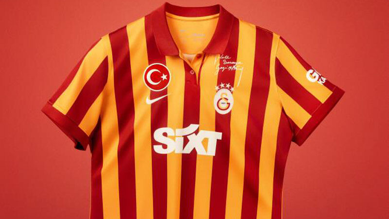 Galatasaray’dan Cumhuriyet’in 100. yılına özel forma Galatasaray Futbol Takımı’nın 1923’te giydiği forma, Cumhuriyet'in 100. yılına özel