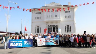 Başkan Türkyılmaz, 100. yılda Cumhuriyet için yürüyor