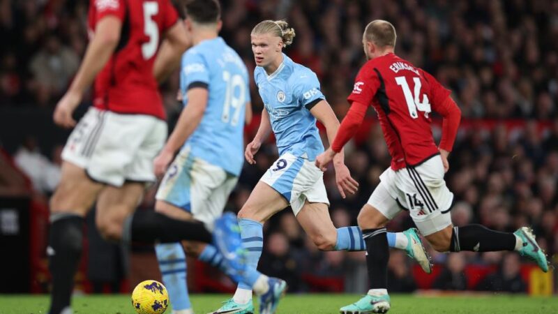 Manchester derbisini City’nin İngiltere Premier Lig'de oynanan derbi maçta Manchester City, deplasmanda Manchester
