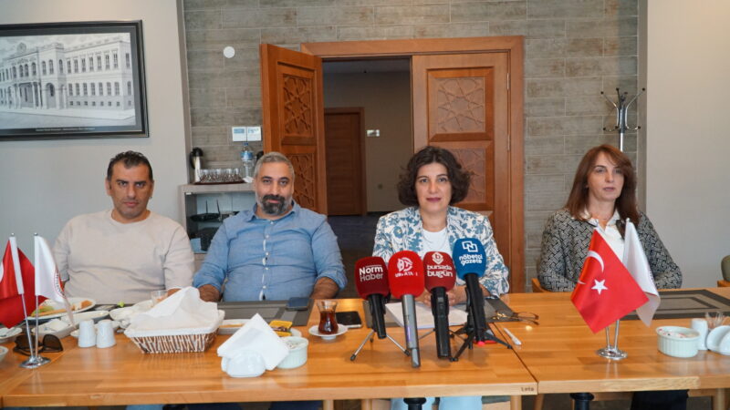 Bursa Veteriner Hekimleri Odası Başkanı Baysal; ‘Uludağ ve Gölyazı tehlike altında’ 4 Ekim Dünya Hayvanları Koruma gününde konuşan Bursa Veteriner Hekimleri