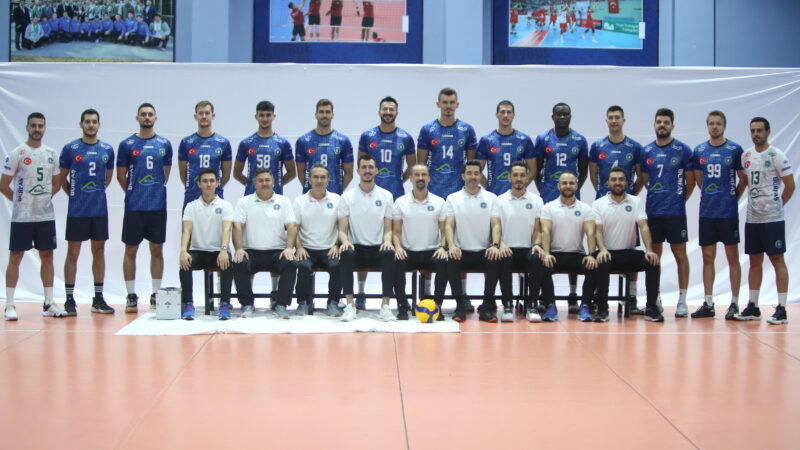 Bursa’nın Efeleri dev kupa hazır… Başantrenör Cemal Bora Şensoy ve takım kaptanı Gökhan Gökgöz, çarşamba