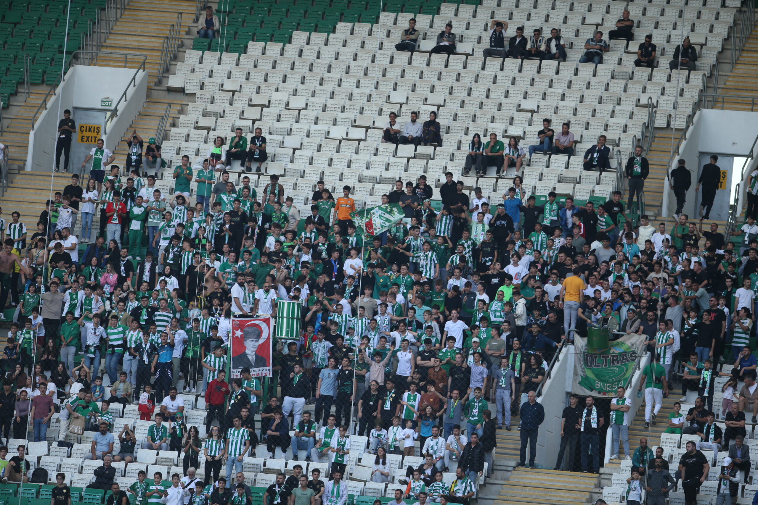 Bursaspor taraftarından büyük tepki! İşte yükselen sesler… Bursaspor taraftarından büyük tepki! İşte yükselen sesler…