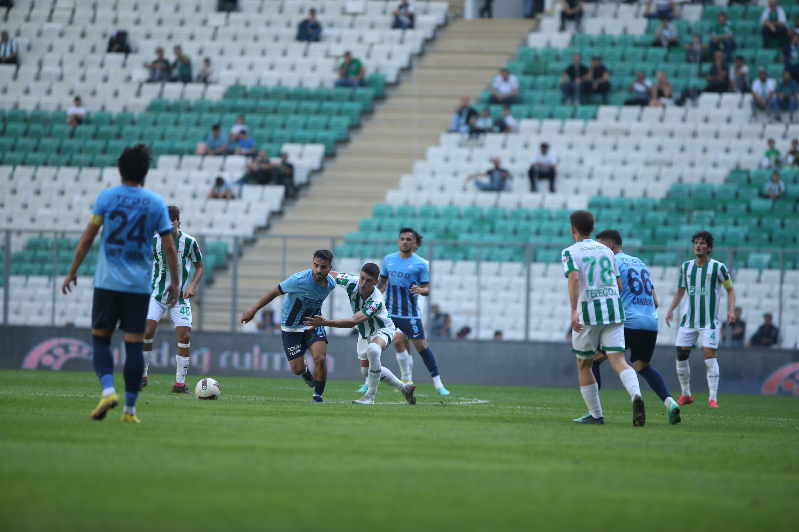 Bursaspor’a evinde büyük şok! Hem 3 puanı hem de onu kaybetti… Bursaspor’a evinde büyük şok! Hem 3 puanı hem de onu kaybetti…