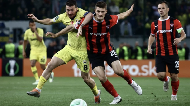 Fenerbahçe Avrupa’da da kayıpsız! Fenerbahçe, UEFA Avrupa Konferans Ligi H Grubu ikinci haftasında deplasmanda