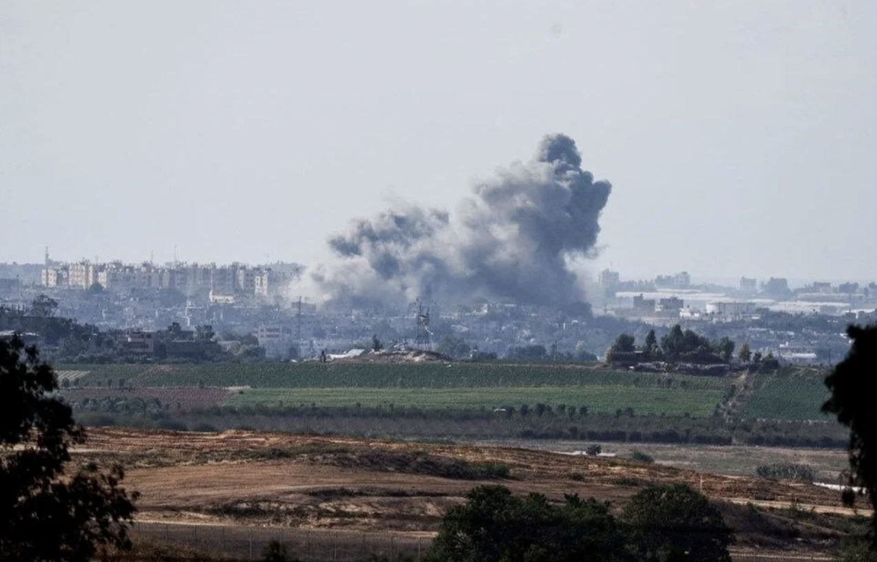 İsrail, Gazze’de hastaneyi hedef aldı: En az 500 kişi hayatını kaybetti