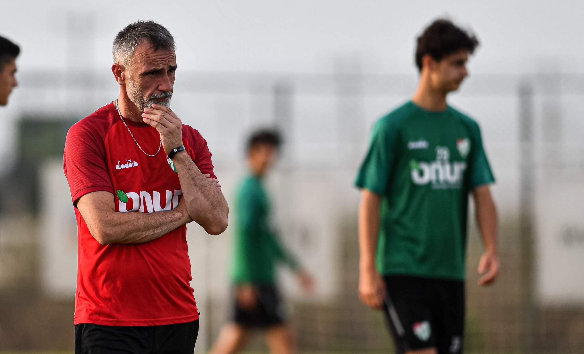 Bursaspor’un hocası Sözkesen’den mesaj; ‘Her şeyin farkındayız’ Bursaspor’un hocası Sözkesen’den mesaj; ‘Her şeyin farkındayız’