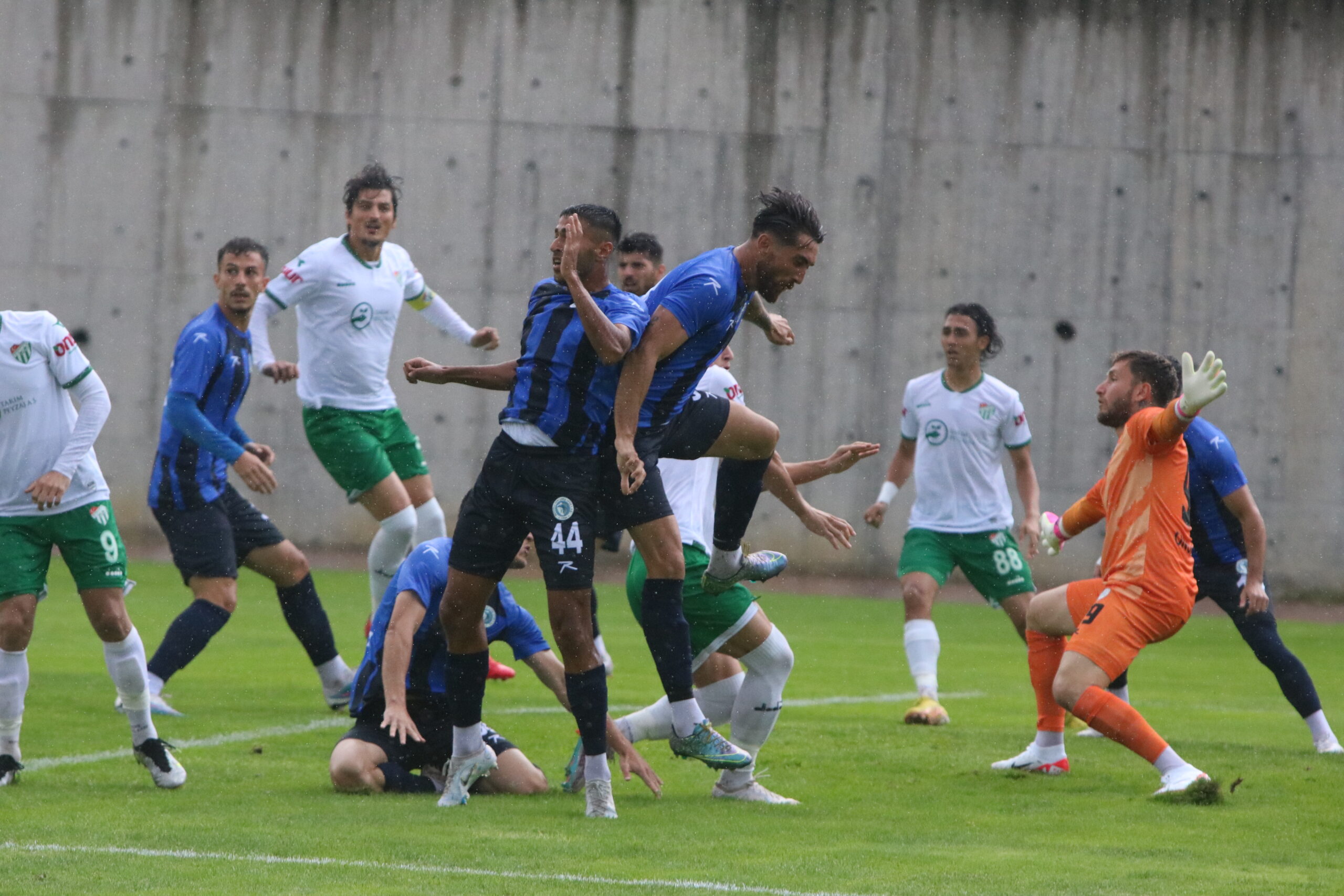 Bursaspor yine son dakikada yıkıldı! İki haftada 4 puan uçtu…