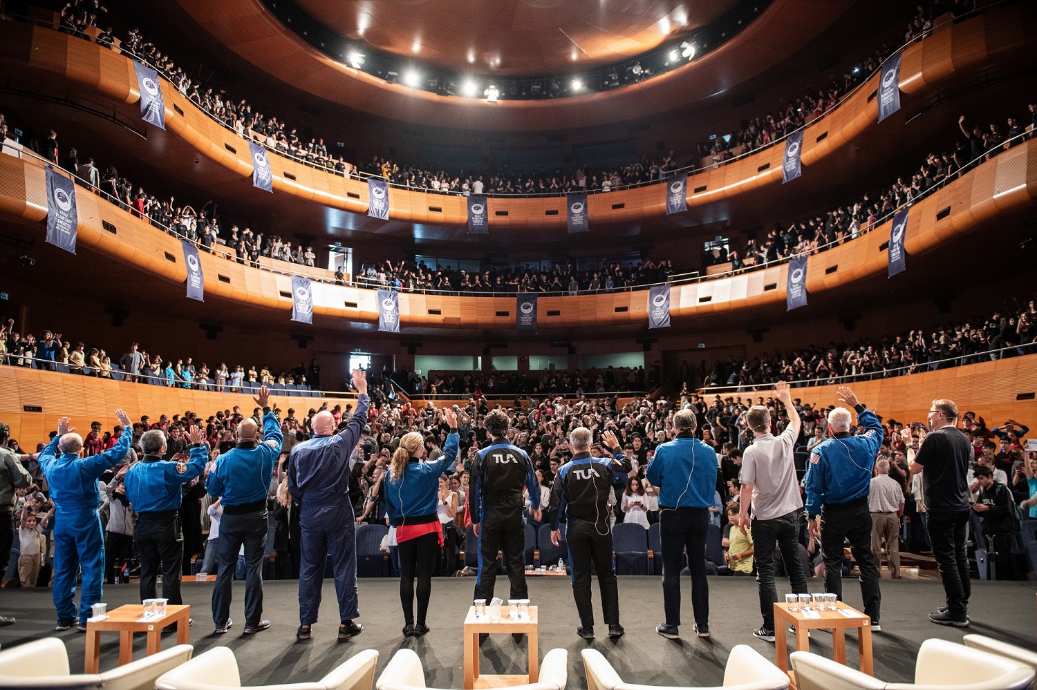Dünyaca ünlü astronot ve kozmonotlar Bursa’da uzayı konuştu