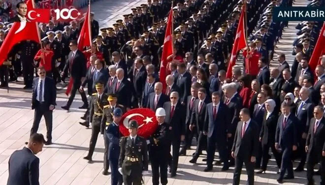 Devlet erkanı Ata’nın huzurunda