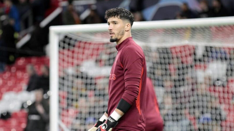 Altay Bayındır Bursaspor günlerini anlattı: ‘Bir gün kaleci antrenmana gelemeyince…’ Manchester United forması giyen Altay Bayındır, Bursaspor'da kaleciliğe başlangıç hikayesini