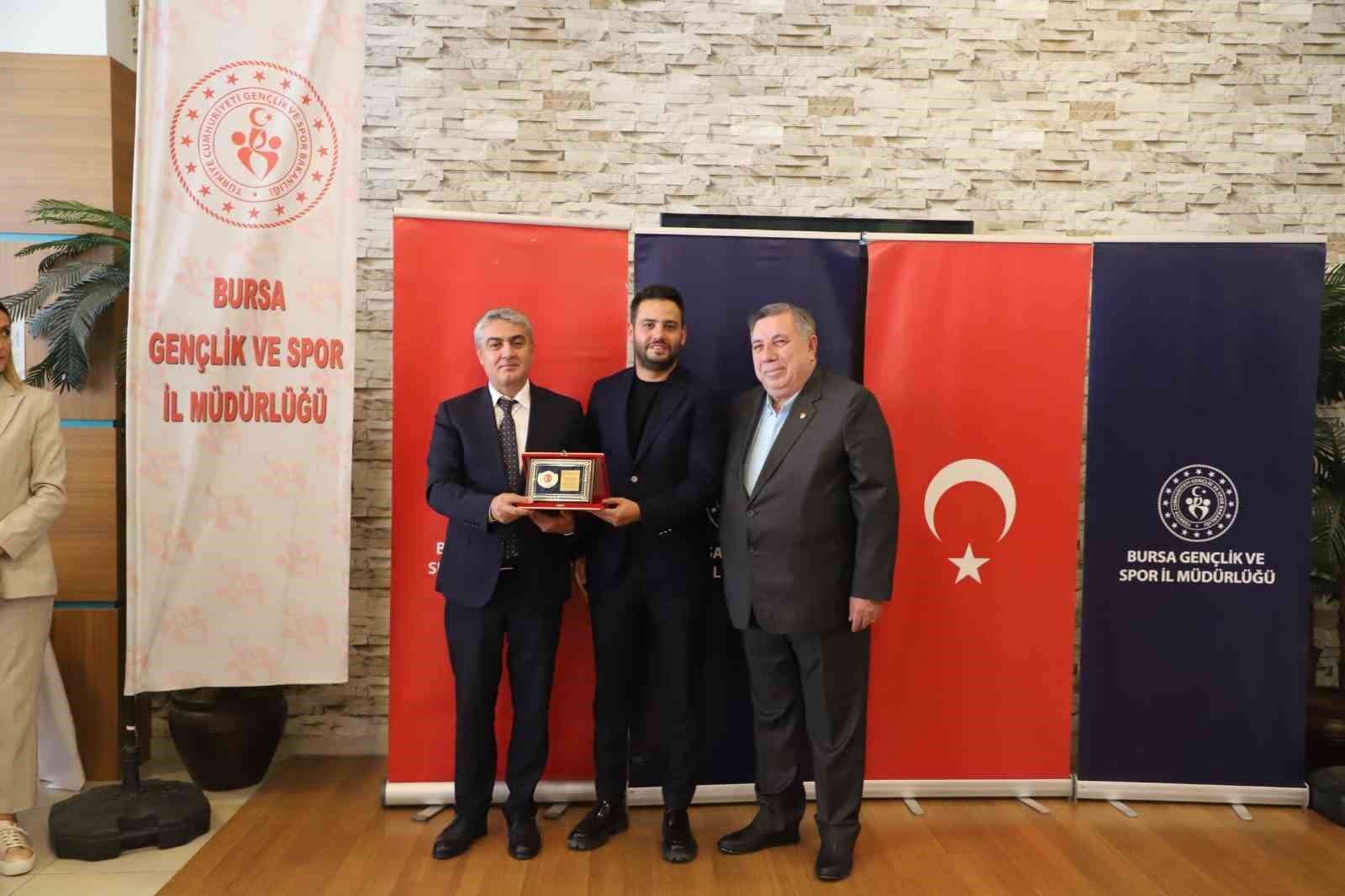 Bursa Büyükşehir Belediyespor’a ödül yağdı Bursa Büyükşehir Belediyespor’a ödül yağdı