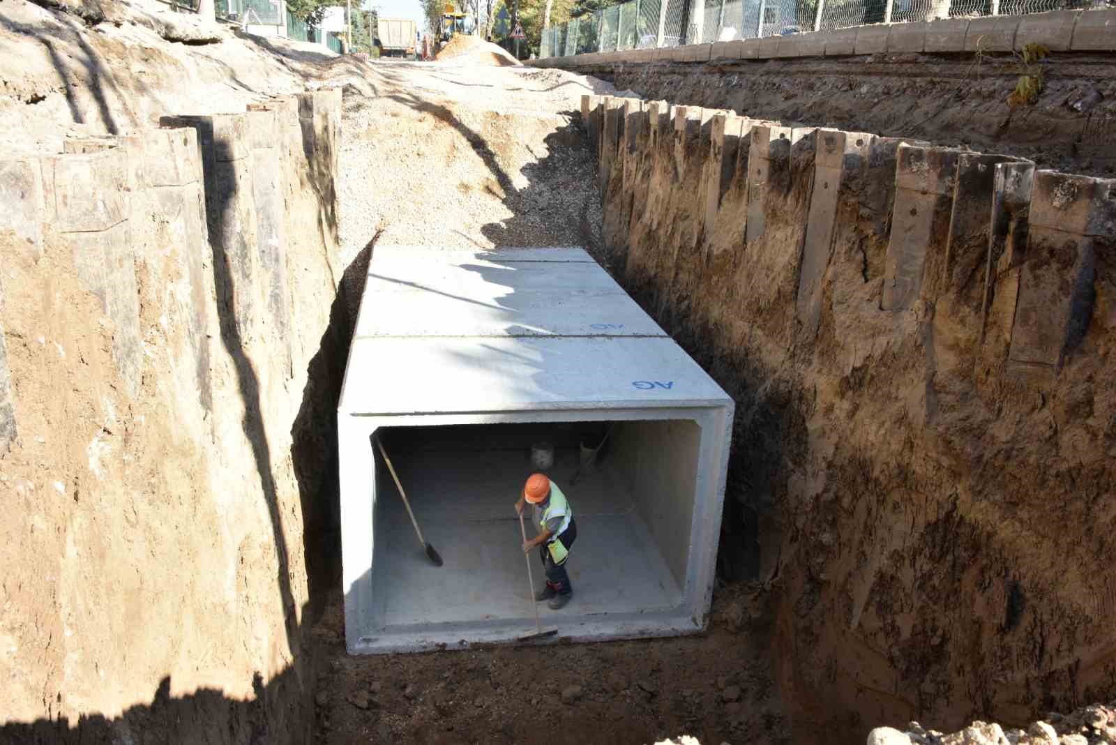 Bursa’nın 3 ilçesinde altyapı mesaisi Bursa’nın 3 ilçesinde altyapı mesaisi