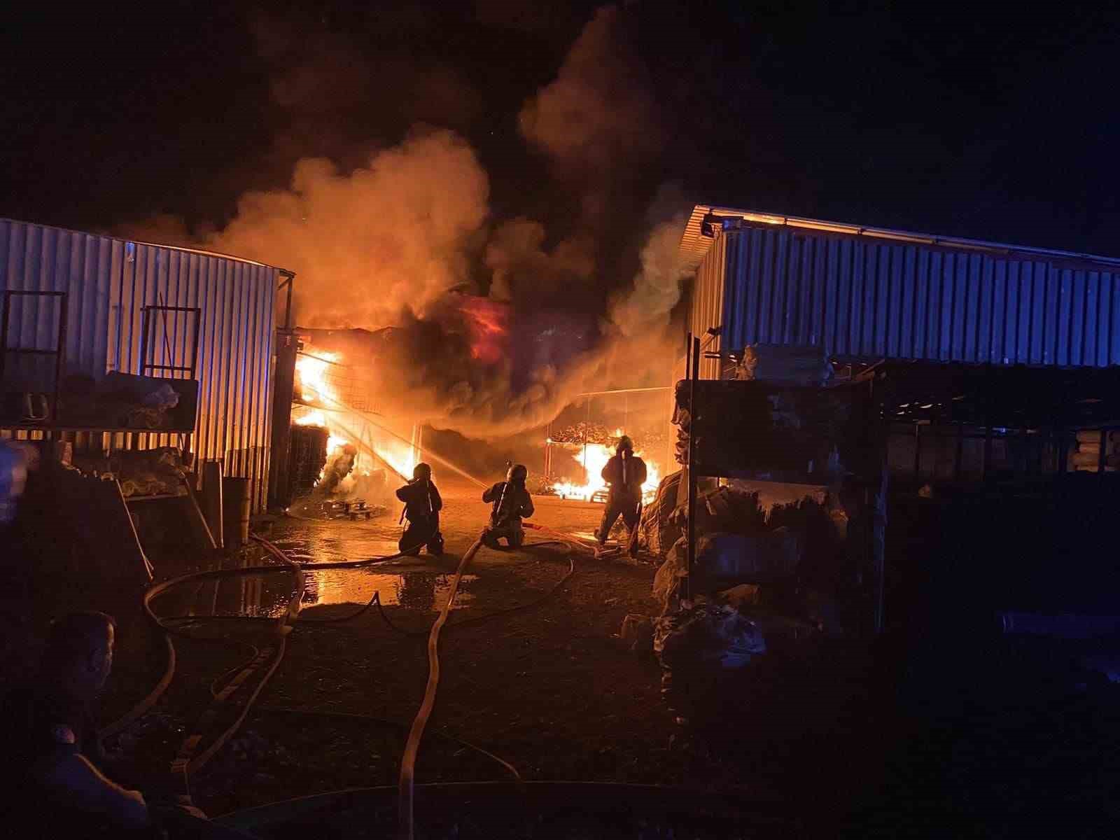 Bursa itfaiyesi 1 ayda 2 bin 184 olaya müdahale etti Bursa itfaiyesi 1 ayda 2 bin 184 olaya müdahale etti