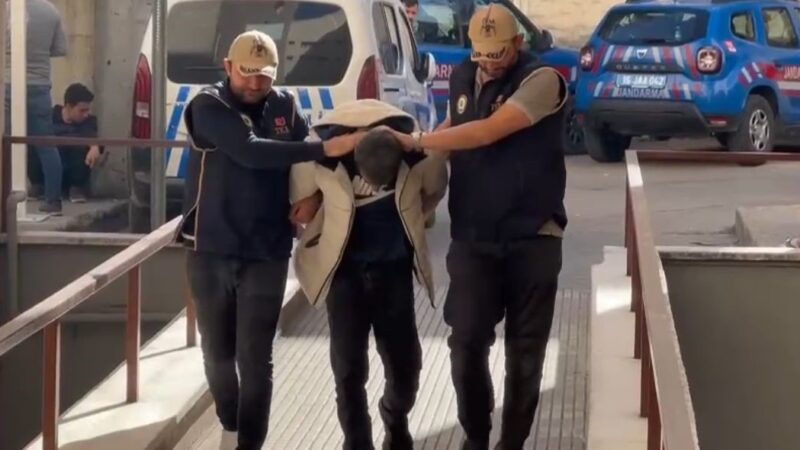 Bursa'da, terör örgütü DEAŞ'a yönelik operasyonda gözaltına alınan yabancı uyruklu