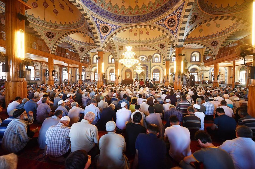 ‘Camiler topluma sosyal hizmet sunan mekanlardır’ ‘Camiler topluma sosyal hizmet sunan mekanlardır’