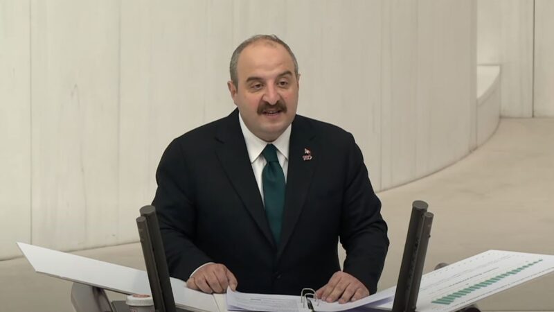 Bursa’nın vekili Mustafa Varank’tan o eleştirilere yanıt Muhalefetin ‘Cumhuriyet coşkuyla kutlanmadı’ eleştirilerine meclis kürsüsünden cevap veren Ak