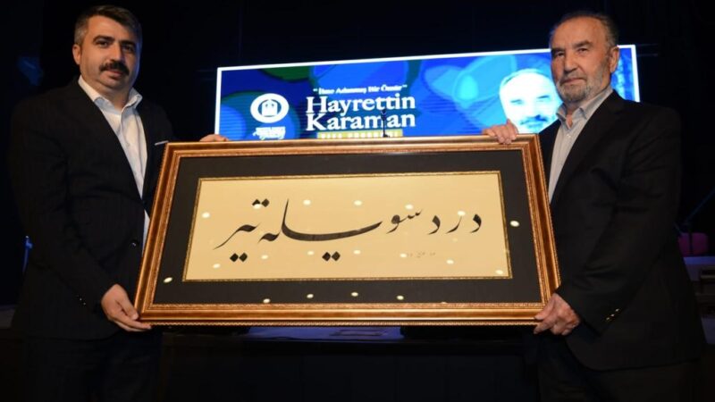 Cumhurbaşkanı Erdoğan’ın hocası Prof. Dr. Hayrettin Karaman’a vefa günü Bursa’da ilahiyatçı yazar Prof. Dr. Hayrettin Karaman için vefa programı