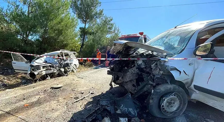 Manisa’da katliam gibi kaza! 2 kişi öldü 3 kişi yaralandı