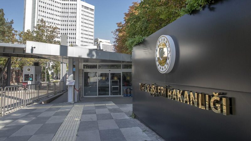 Dışişleri Bakanlığı Destek Merkezi, Almanya'nın Magdeburg kentinde Noel pazarına araçla