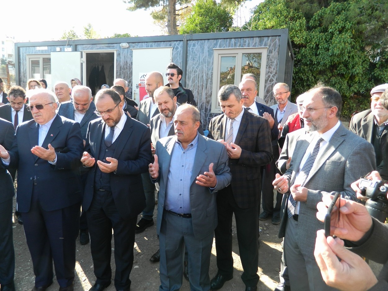 Gençlik merkezinin dua ve tekbirlerle temeli atıldı Gençlik merkezinin dua ve tekbirlerle temeli atıldı