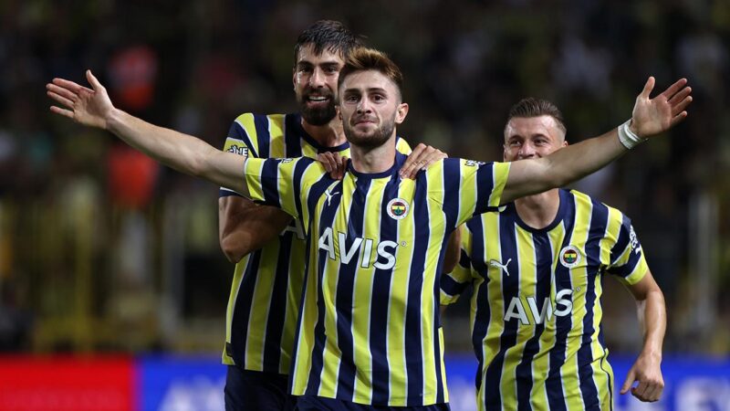 Bir dönem Bursaspor forması giymişti! İtalyan devi peşinde Fenerbahçe'nin iki milli futbolcusu İsmail Yüksek ve Ferdi Kadıoğlu, İtalyan