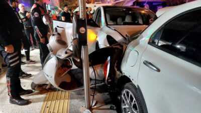 Zincirleme kaza: 2’si polis 4 yaralı