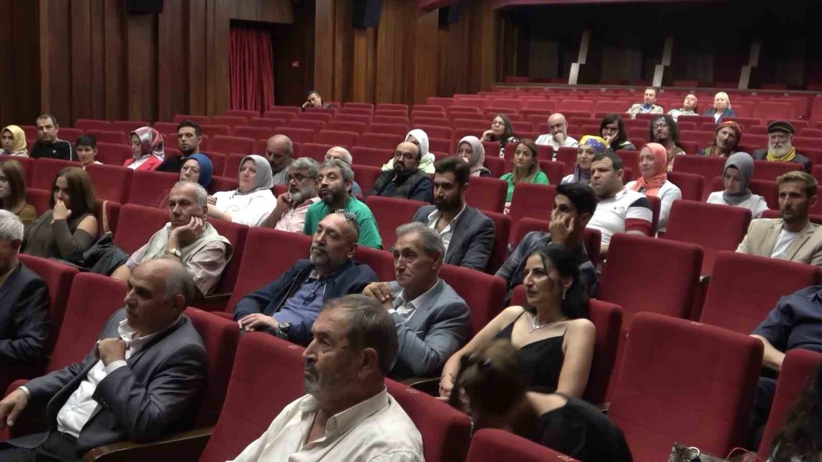 Bursalı eski vekilin oynadığı filmin galası yapıldı 2 kocyigitler filminin galasi yapildi 2e9a68c
