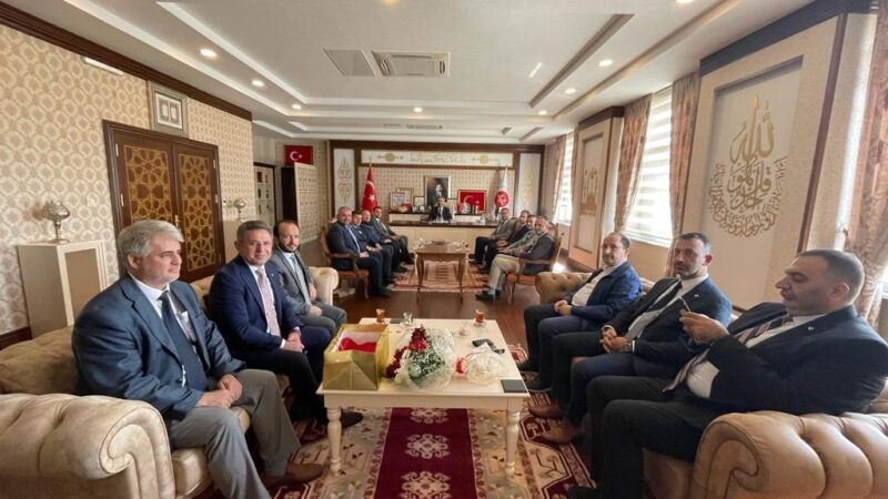 MHP’den “Her minareye bir bayrak, her minareye bir sancak” kampanyası Milliyetçi Hareket Partisi(MHP) Bursa İl Başkanlığı “Her minareye bir bayrak,