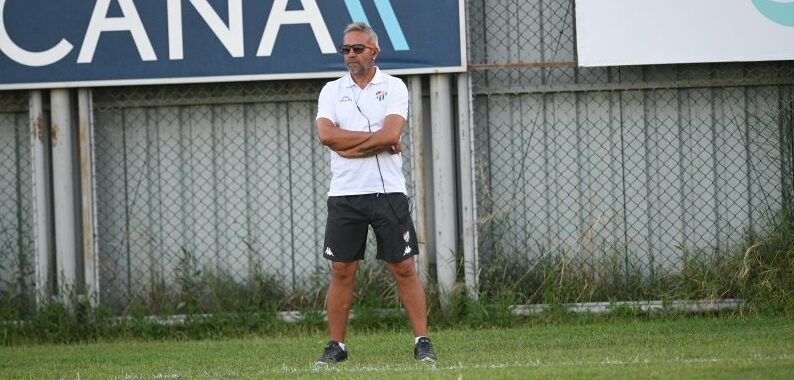 Bursaspor Sportif Direktörü Gönden’den ilk mesaj; ‘Uçacağız, kaçacağız…’ Bursaspor Sportif Direktörü Gönden’den ilk mesaj; ‘Uçacağız, kaçacağız…’