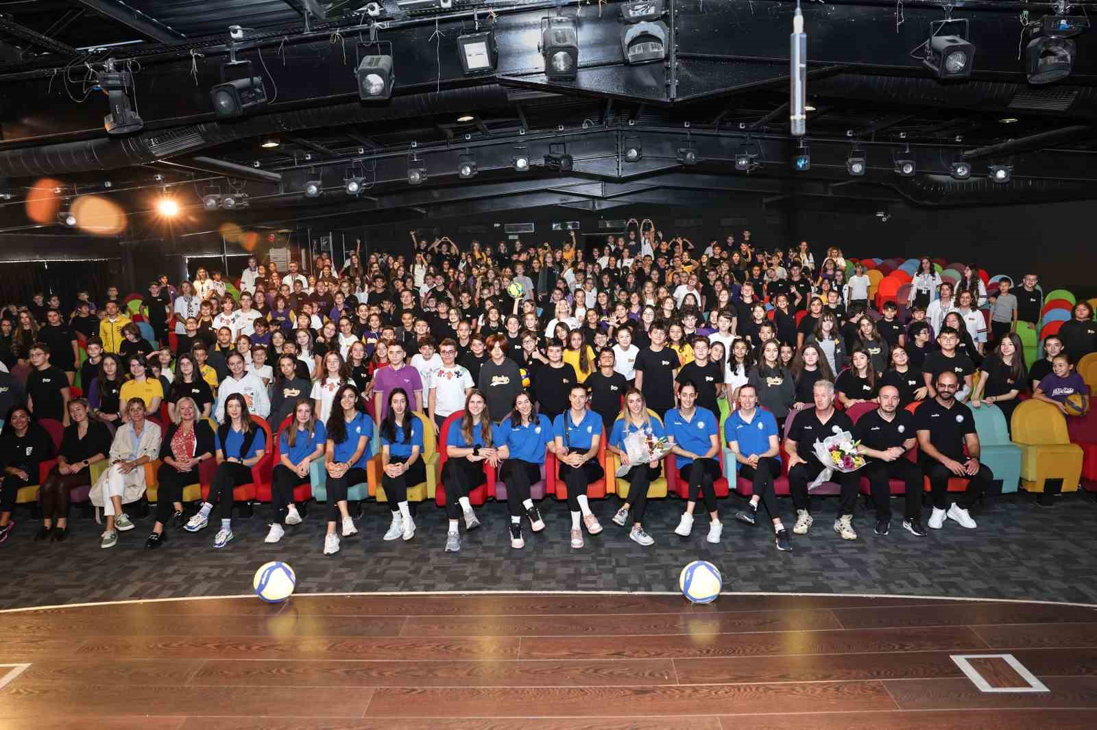 Nilüfer’in Sultanları’ndan öğrencilere tavsiyeler Nilüfer’in Sultanları’ndan öğrencilere tavsiyeler