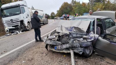 TIR ile otomobil çarpıştı: 3 ölü, 3 yaralı