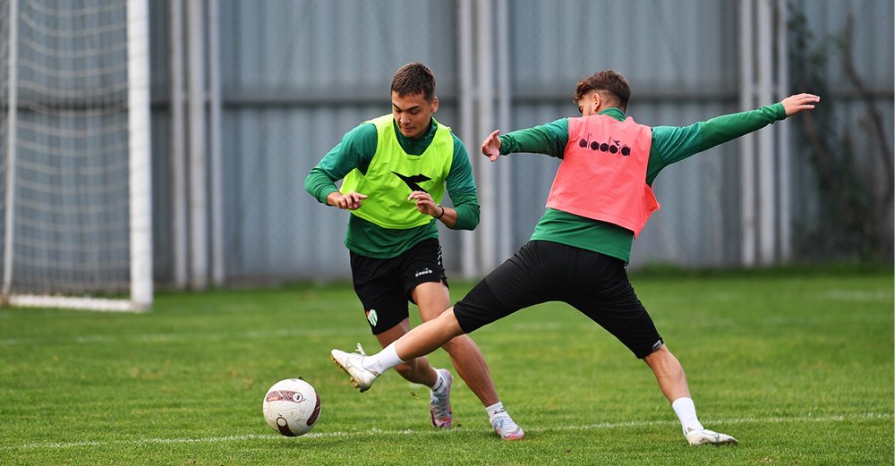 Bursaspor hazırlıklarını sürdürdü Bursaspor hazırlıklarını sürdürdü