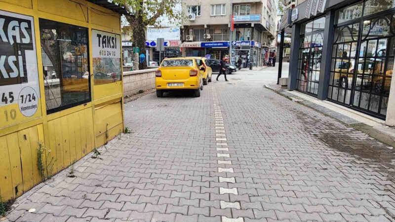 Bursa'nın Mustafakemalpaşa ilçesinde bir kişi bıçakla öldürüldü, şüpheli gözaltına alındı.