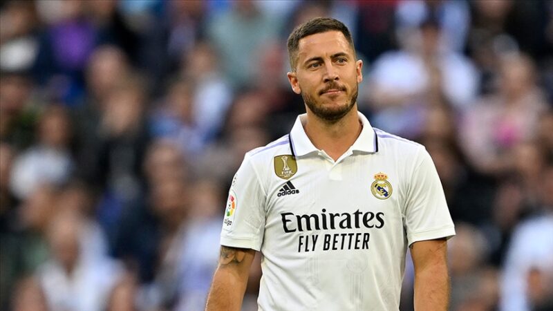 Belçikalı yıldız futbolcu Eden Hazard, emekliye ayrıldığını duyurdu.
