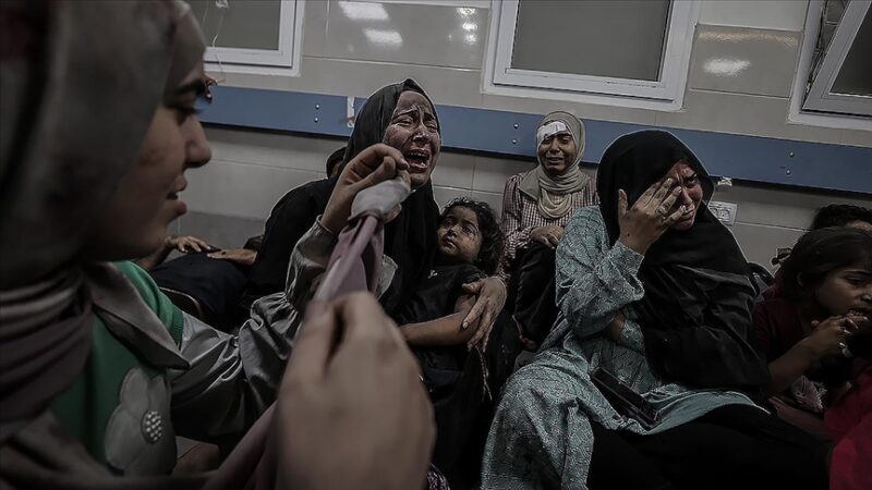 Spor camiası, İsrail'in Gazze'deki El-Ehli Baptist Hastanesi'ne düzenlediği ve yüzlerce