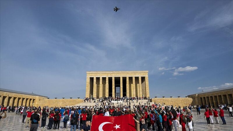 Türkiye Cumhuriyeti'nin kuruluşunun 100. yıl dönümü ülke genelinde özel etkinliklerle
