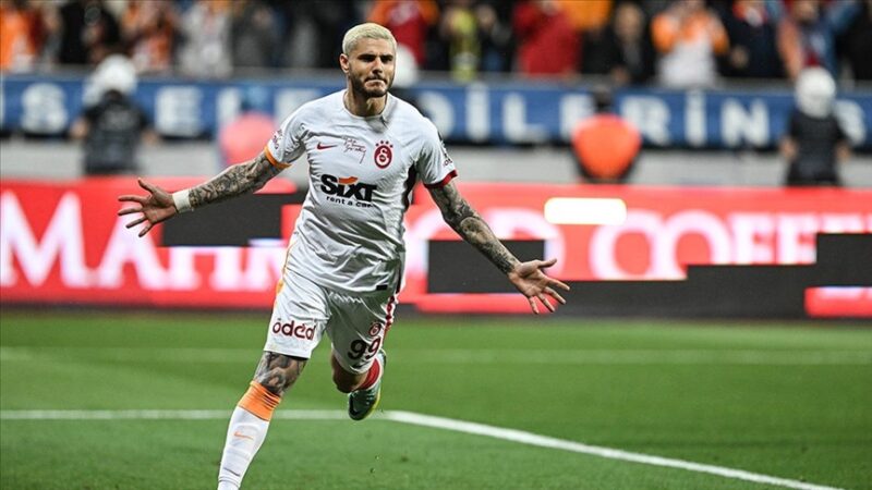 Galatasaray'ın Arjantinli golcüsü Mauro Icardi, Fenerbahçe ve Beşiktaş'a karşı oynadığı