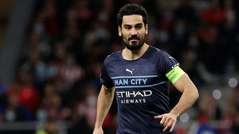 İngiliz ekibi Manchester City, 33 yaşına giren eski kaptanı İlkay
