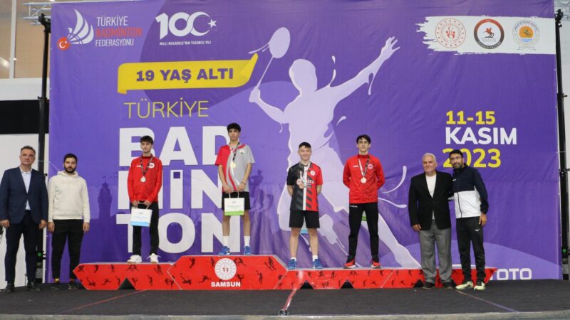 Osmangazi Belediyespor şampiyonluklara doymuyor Osmangazi Belediyespor Badminton Sporcusu Veysel Taşdemir, 19 Yaş Altı Türkiye