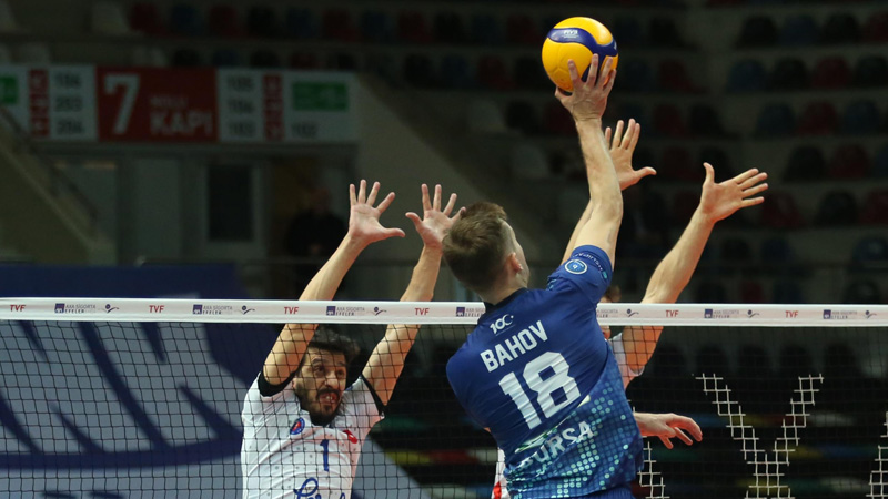 Bursa’nın Efeleri, Halkbank’a diş geçiremedi Bursa’nın Efeleri, Halkbank’a diş geçiremedi