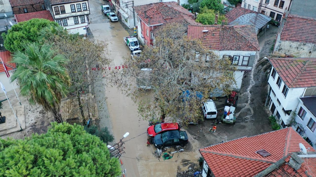 Bursa’nın turistik bölgesini sel vurdu!